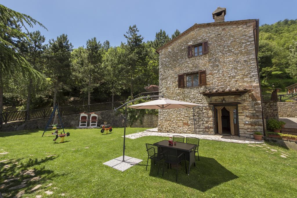 Agriturismo Monte Acuto Umbertide Ruang foto